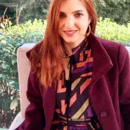 Experienced Greek teacher from Greece offers personalized Modern Greek lessons for foreigners